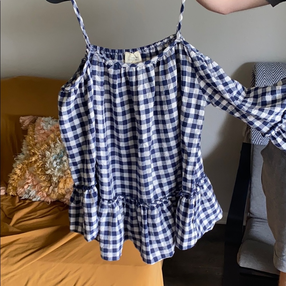 White and blue plaid print shirt